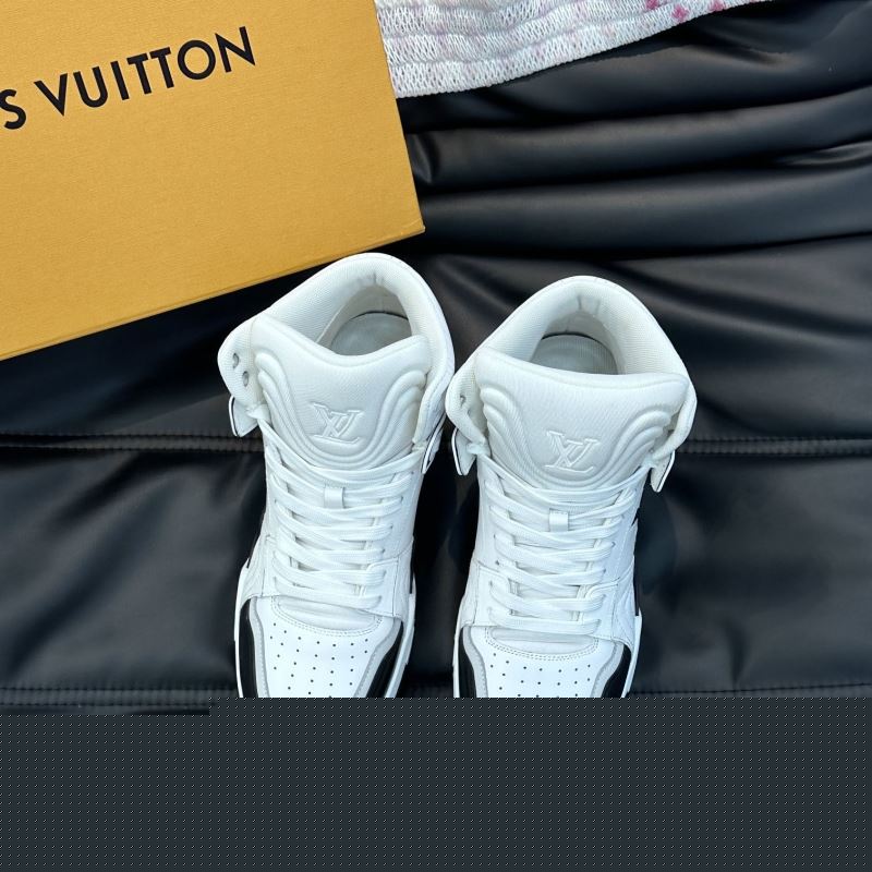 l**is V*t*n sneakers